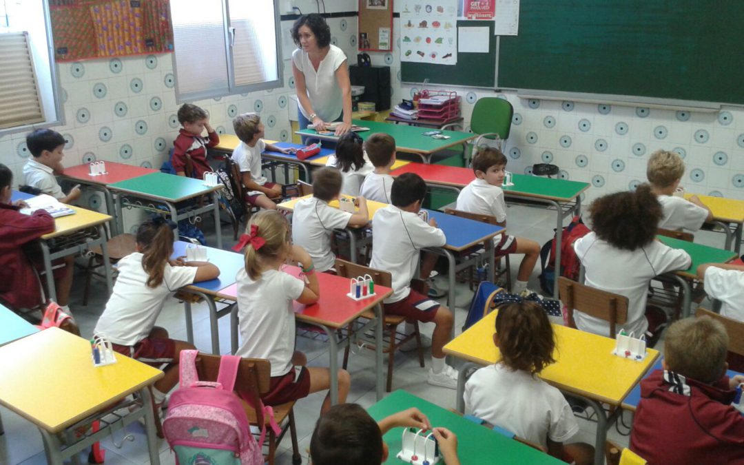 SUSTITUCION DE MOBILIARIO EN 1º, 2º Y 4º DE PRIMARIA